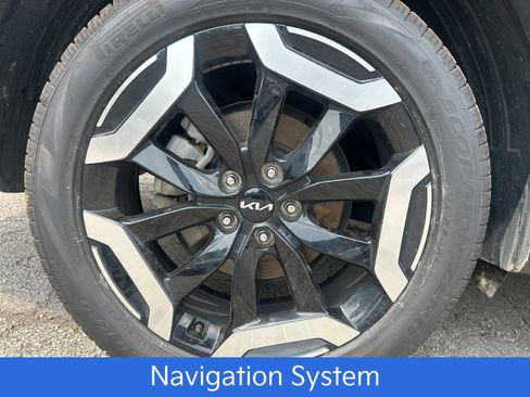 Used 2024 Kia Telluride EX image 28