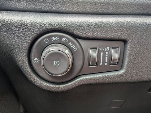 New 2026 Chrysler Pacifica Select image 31