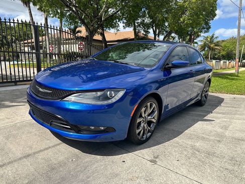 Used 2016 Chrysler 200 S w/ Navigation & Sound Group I image 3