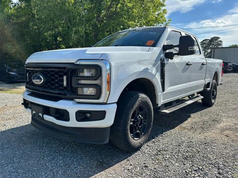 Used 2023 Ford F250 XL w/ STX Appearance Package AWD/4WD image 5