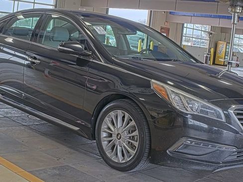 Used 2015 Hyundai Sonata Limited w/ Option Group 06 image 2