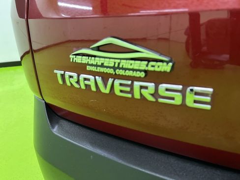 Used 2023 Chevrolet Traverse LT FWD image 12