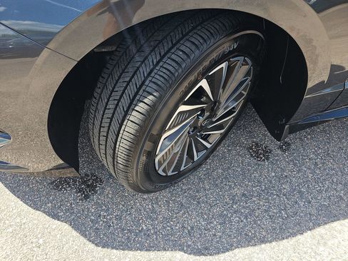 Certified 2025 Hyundai Sonata SEL FWD image 28