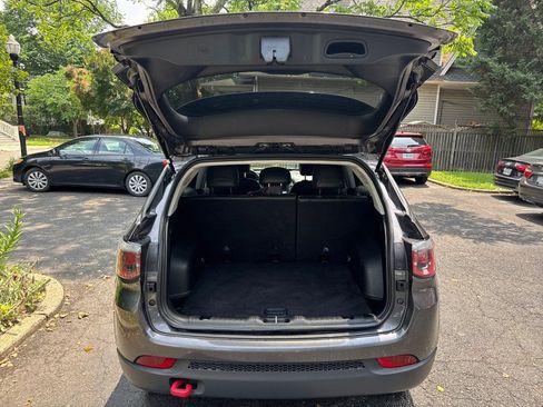 Used 2019 Jeep Compass Trailhawk AWD/4WD image 32