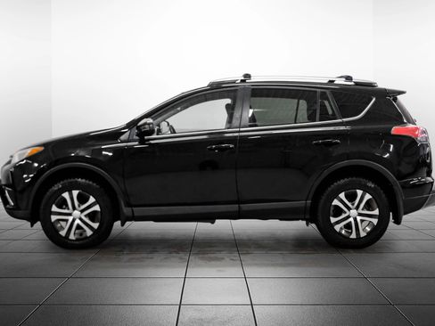 Used 2017 Toyota RAV4 LE FWD image 11