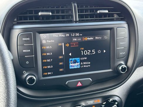 Used 2025 Kia Soul LX w/ LX Technology Package FWD image 20