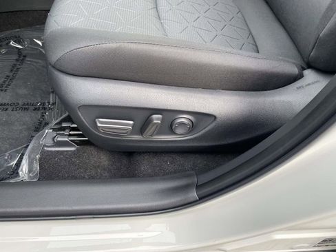 New 2025 Toyota RAV4 XLE image 30