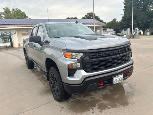 Used 2024 Chevrolet Silverado 1500 Custom Trail Boss w/ LPO, Dark Essentials Package AWD/4WD image 5