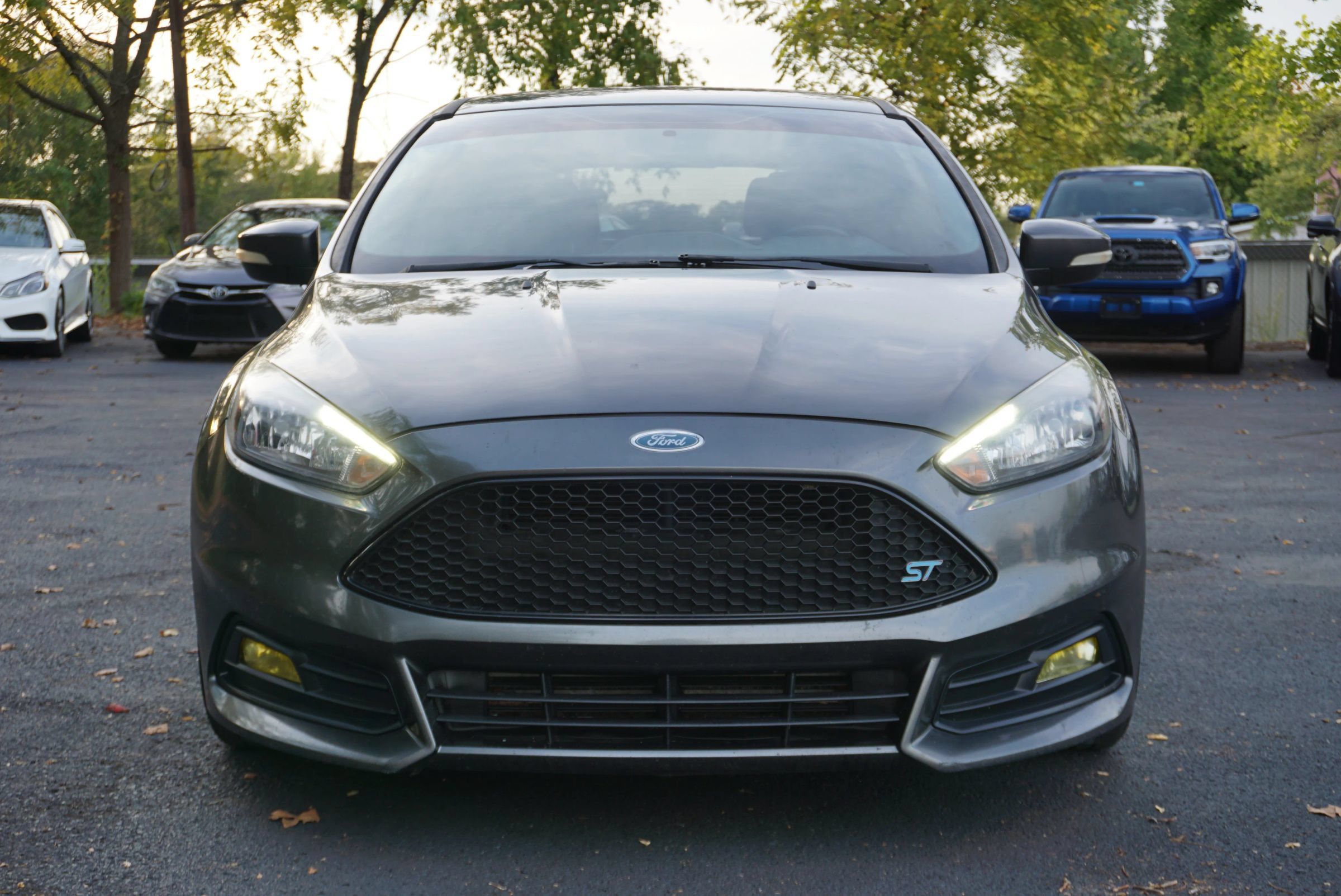 Used 2018 Ford Focus ST FWD image 2
