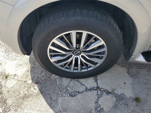 Used 2023 Nissan Armada SL w/ Captain's Chairs Package image 5