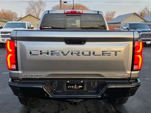 Used 2024 Chevrolet Colorado ZR2 w/ Technology Package image 5