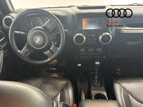 Used 2017 Jeep Wrangler Unlimited Rubicon w/ Connectivity Group AWD/4WD image 36