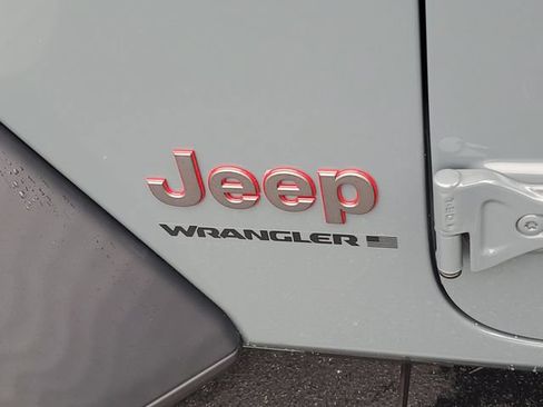 Used 2024 Jeep Wrangler Unlimited Rubicon w/ Safety Group AWD/4WD image 9