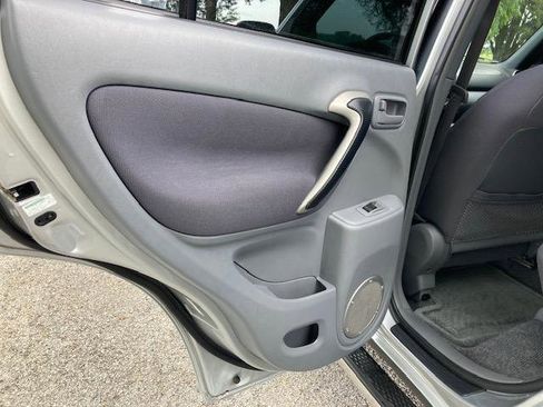 Used 2002 Toyota RAV4 2WD image 18