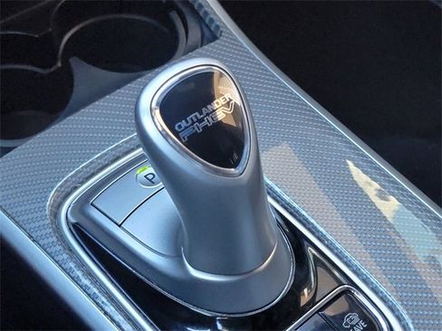 Used 2019 Mitsubishi Outlander 4WD Plug-In Hybrid image 23