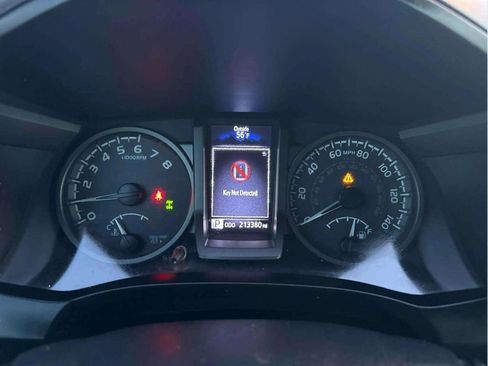 Used 2016 Toyota Tacoma TRD Sport w/ Towing Package image 23