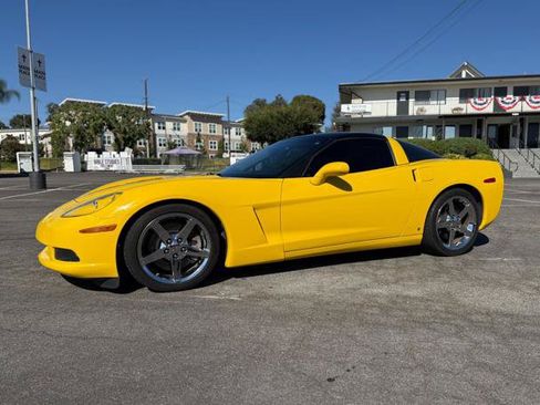 Used 2008 Chevrolet Corvette Coupe w/ Preferred Equipment Group RWD image 2