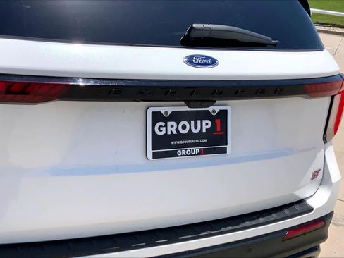 Used 2025 Ford Explorer ST AWD/4WD image 30