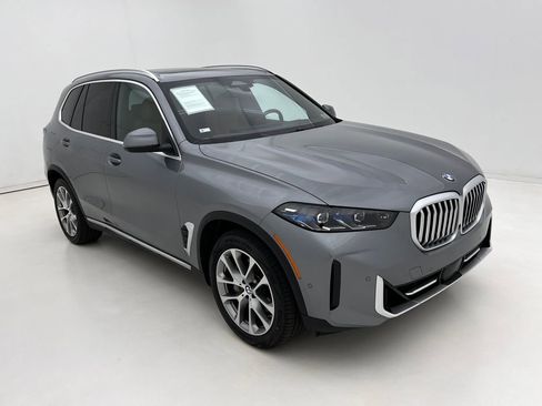 Certified 2024 BMW X5 xDrive40i w/ Premium Package image 2