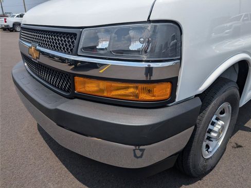 New 2026 Chevrolet Express 3500 LS w/ Chrome Appearance Package RWD image 9