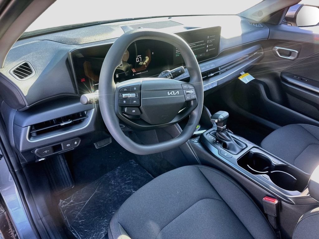 New 2026 Kia K4 FWD image 9