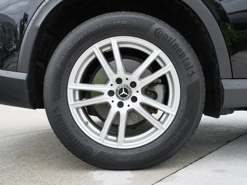 Used 2023 Mercedes-Benz GLC 300 4MATIC image 29