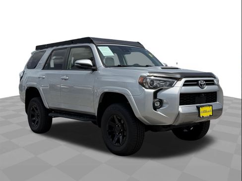 Used 2022 Toyota 4Runner TRD Off-Road Premium AWD/4WD image 3