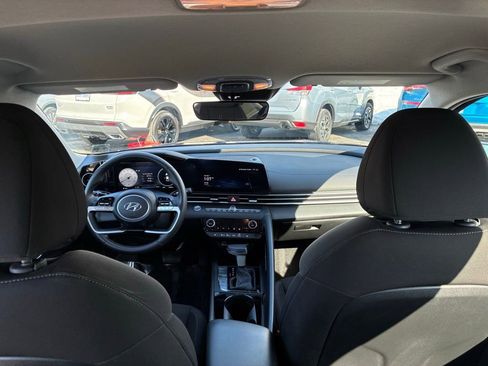 Used 2023 Hyundai Elantra SEL w/ Convenience Package image 14