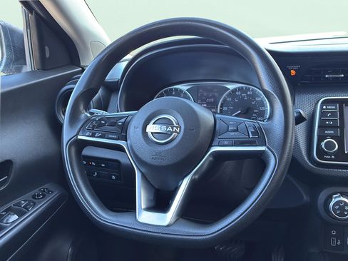 Used 2022 Nissan Kicks S FWD image 19