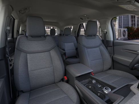Used 2026 Ford Explorer Active RWD image 10