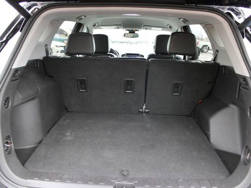 Used 2024 GMC Terrain SLT image 28