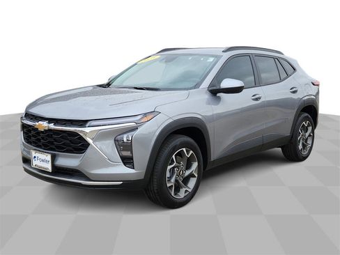 New 2025 Chevrolet Trax LT w/ Driver Confidence Package image 4