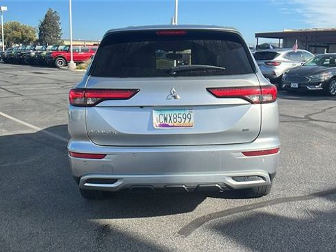 Used 2024 Mitsubishi Outlander SE image 4
