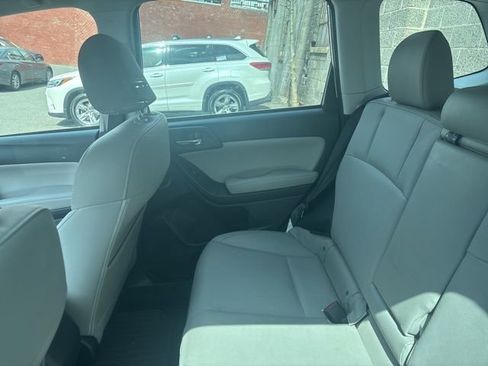 Used 2018 Subaru Forester 2.5i Limited image 5