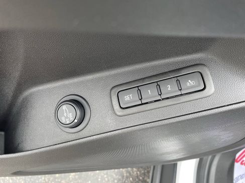 Used 2024 Chevrolet Equinox Premier AWD/4WD image 14