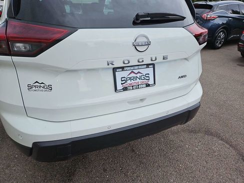 Used 2025 Nissan Rogue S image 21