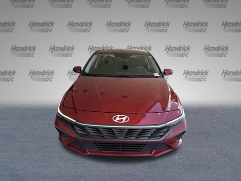 Used 2024 Hyundai Elantra SEL FWD image 3