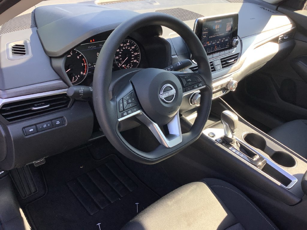 Used 2026 Nissan Altima 2.5 SV FWD image 30