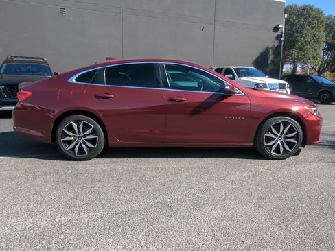 Used 2016 Chevrolet Malibu LT image 2