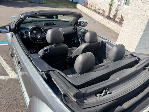Used 2013 Volkswagen Beetle TDI FWD image 14