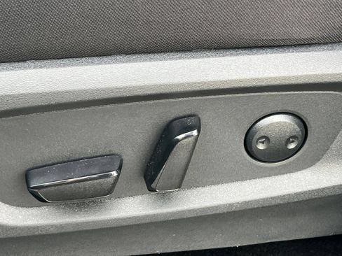 Used 2026 Nissan Pathfinder SV FWD image 21