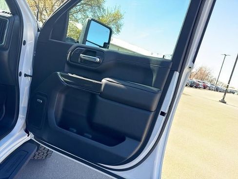 Used 2021 GMC Sierra 2500 AT4 w/ AT4 Premium Plus Package AWD/4WD image 16