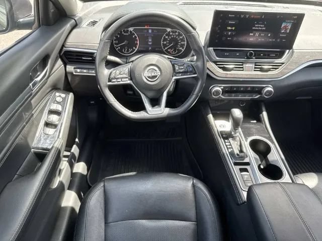 Certified 2023 Nissan Altima 2.5 SV w/ SV Premium Package FWD image 14