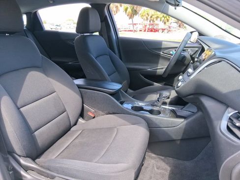 Used 2025 Chevrolet Malibu LT FWD image 16