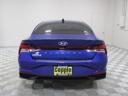 Used 2023 Hyundai Elantra SEL image 10