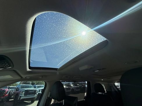 Used 2025 Kia Carnival SX FWD image 13