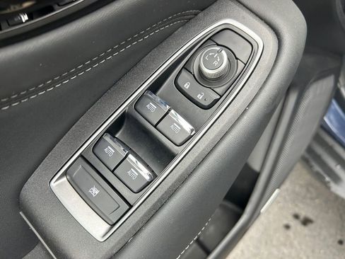 Used 2025 Subaru Outback Limited image 23