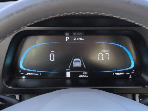 Used 2025 Hyundai Elantra Sport FWD image 23