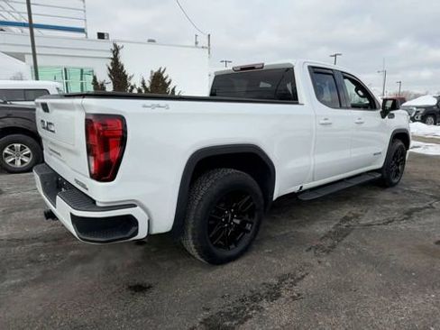 Used 2022 GMC Sierra 1500 Elevation w/ LPO, Elevation Black Package image 8