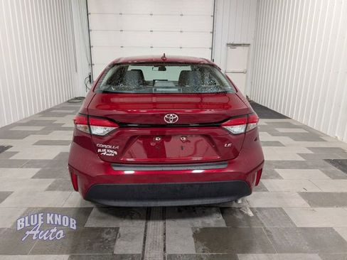Used 2025 Toyota Corolla LE image 3